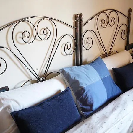 Casa Sanz Bed & Breakfast *
